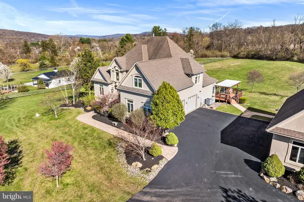 $995,000 | 1572 Courtney Court, Hellertown, PA 18055
