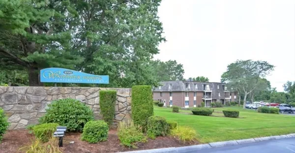 $1,750 | 4700 North Main Street, Unit 3E, Fall River, MA 02720