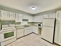 $1,750 | 4700 North Main Street, Unit 3E, Fall River, MA 02720