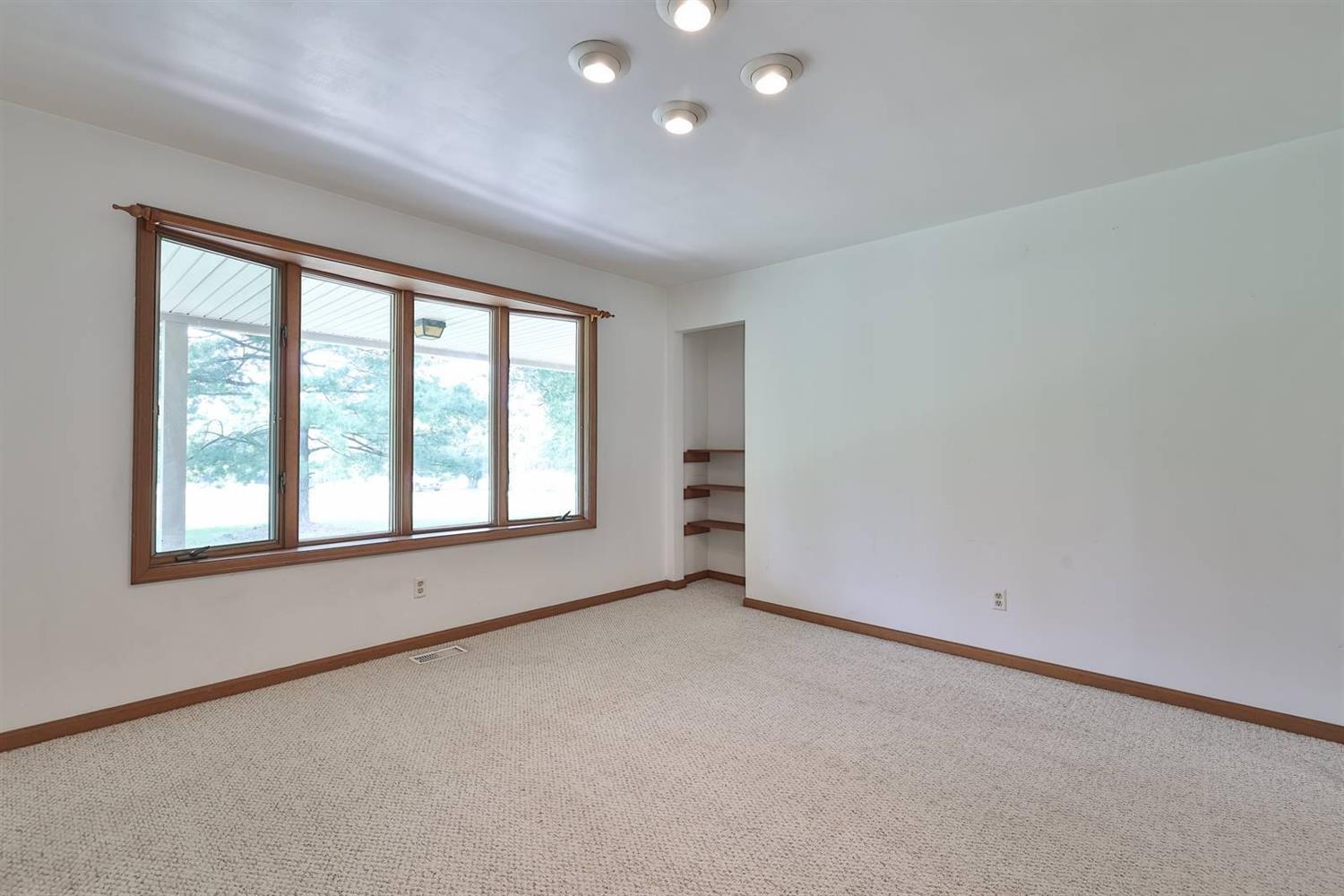 2235 Bell Road Hamilton, OH 45013 - Photo 9 of 38 Gallery Image 9