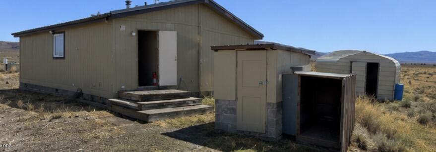 27737 Ford Road Bend, OR 97701 - Photo 3 of 33