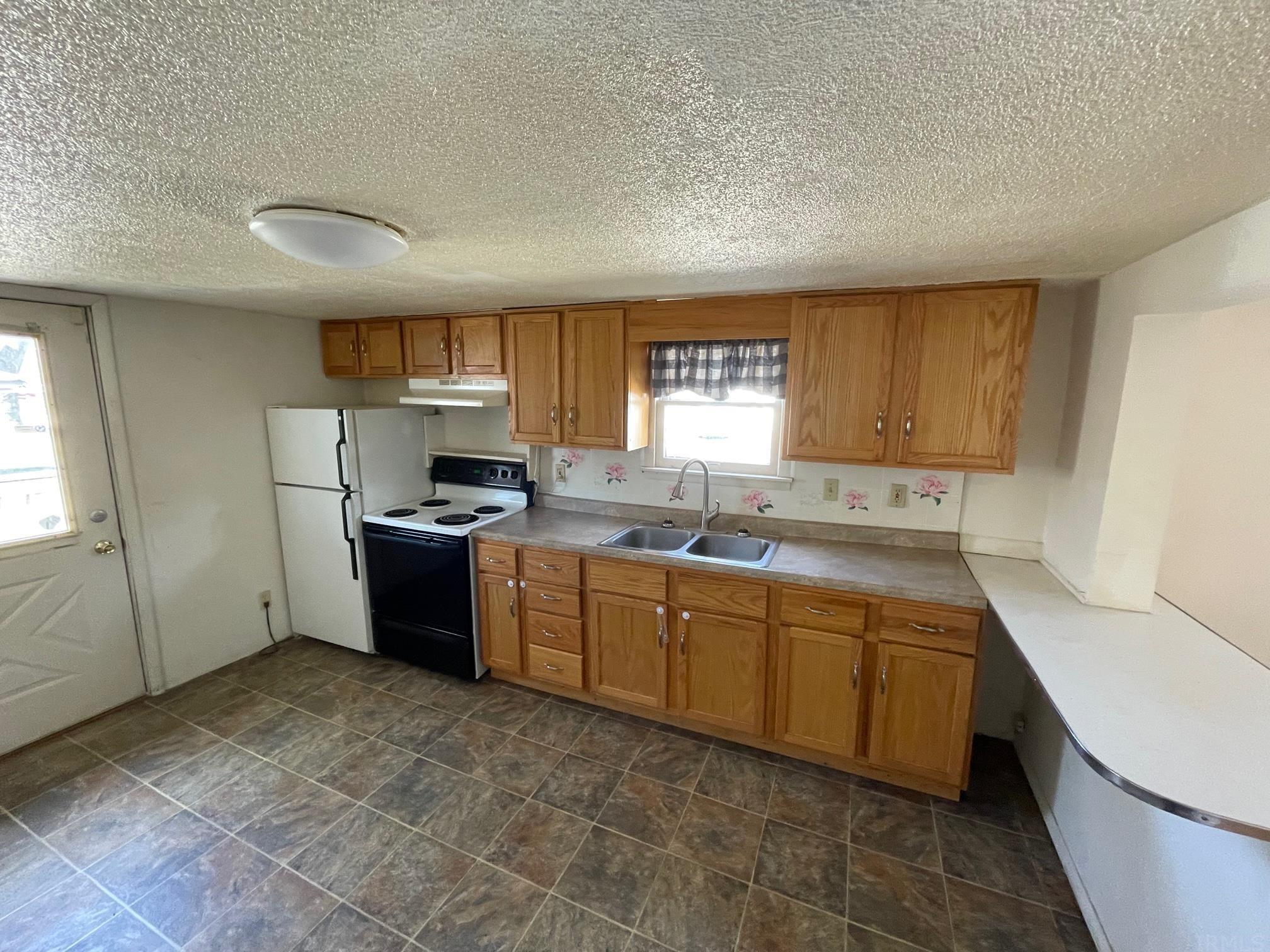 1100 Franklin Avenue Rochester, IN 46975 - Photo 8 of 16