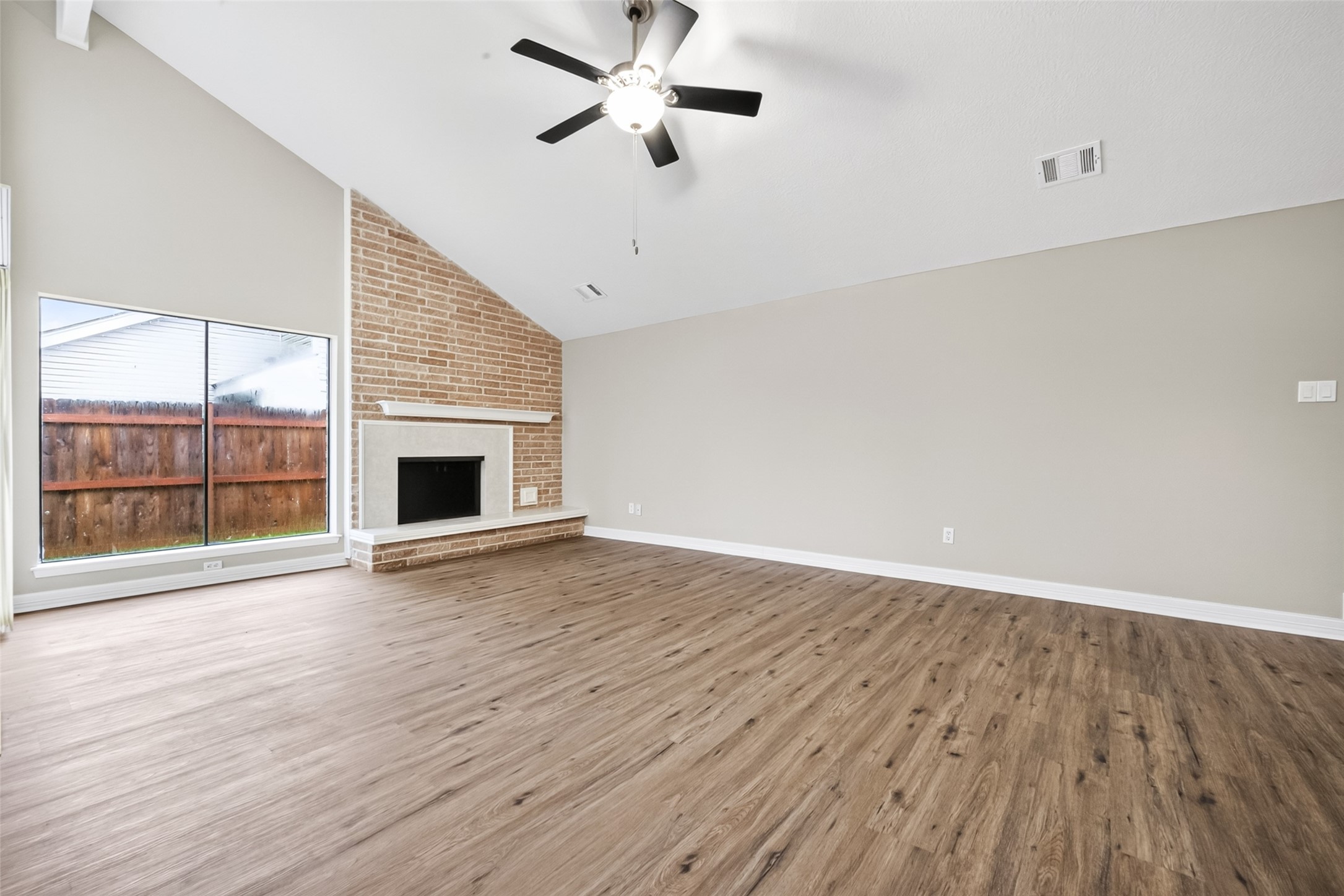 6122 Sanford Road Houston, TX 77096 - Photo 9 of 49