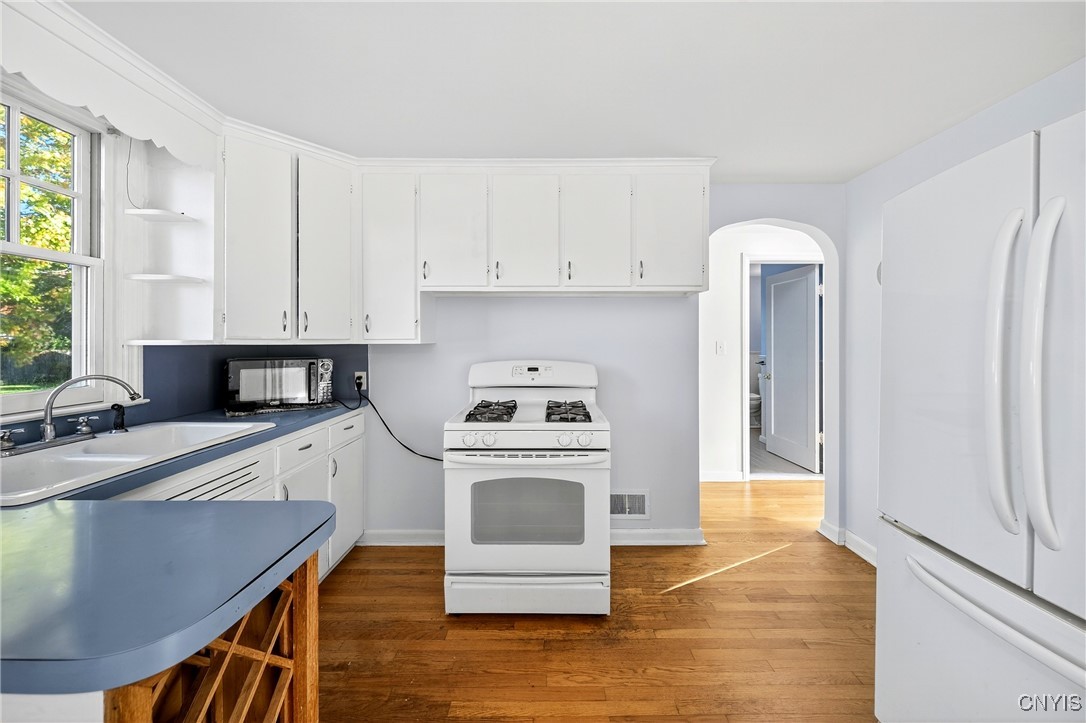 109 Leroy Road Cicero, NY 13212 - Photo 11 of 33 Kitchen