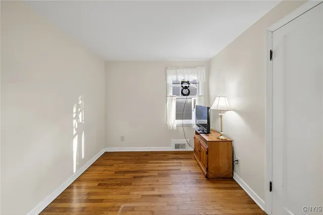 $180,000 | 109 Leroy Road, Cicero, NY 13212