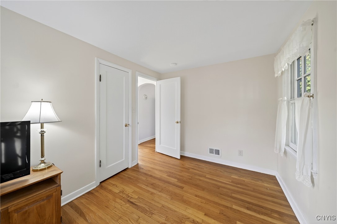 109 Leroy Road Cicero, NY 13212 - Photo 14 of 33 Bedroom #1