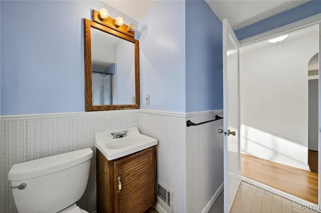 $180,000 | 109 Leroy Road, Cicero, NY 13212