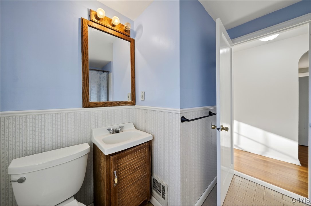 109 Leroy Road Cicero, NY 13212 - Photo 15 of 33 Full bath