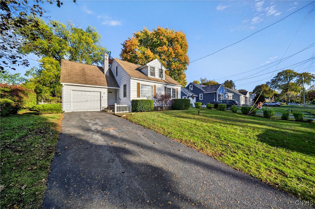 109 Leroy Road Cicero, NY 13212 - Photo 3 of 33 Front/side view of home & driveway. 2-3 cars can f