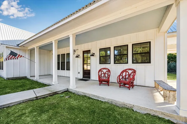 a view of a entryway front of house