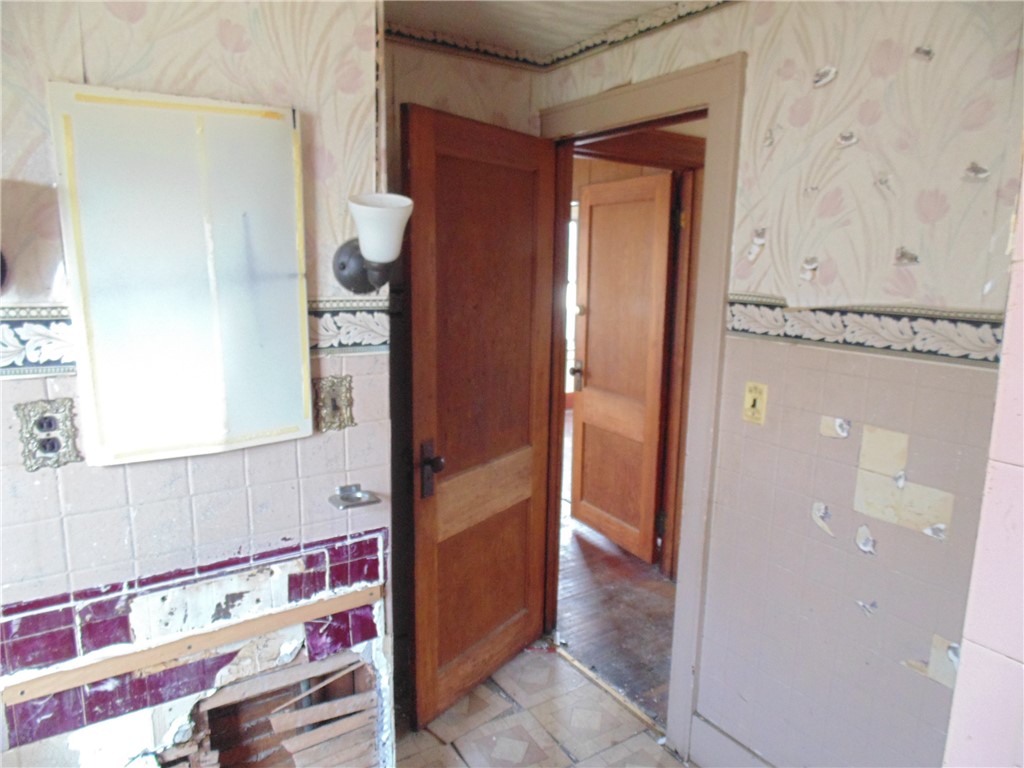 56 Northlane Drive Rochester, NY 14621 - Photo 18 of 27