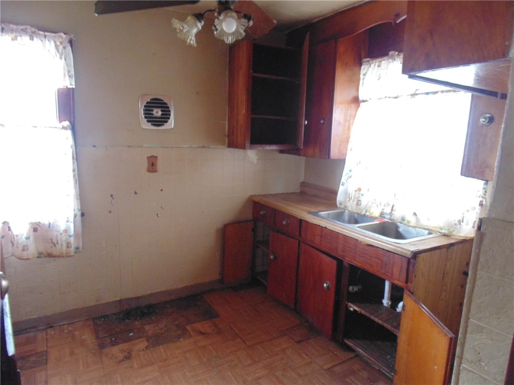 56 Northlane Drive Rochester, NY 14621 - Photo 4 of 27