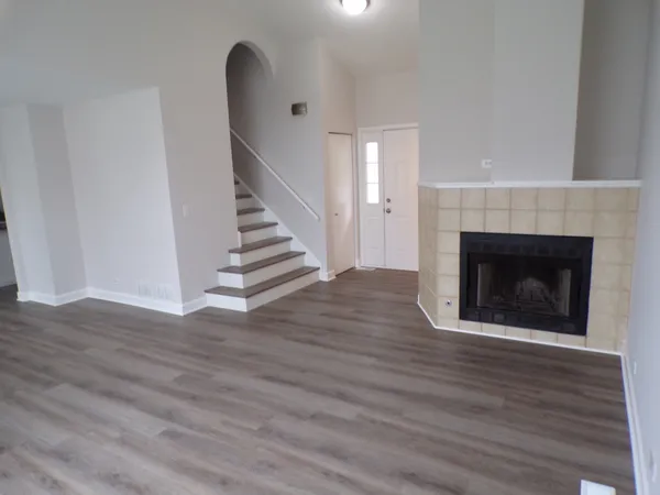 $2,595 | 13 Redbud Court, Lake In The Hills, IL 60156