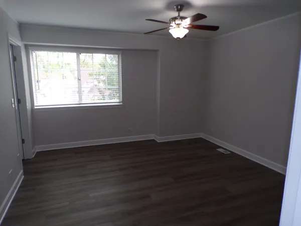 $2,595 | 13 Redbud Court, Lake In The Hills, IL 60156