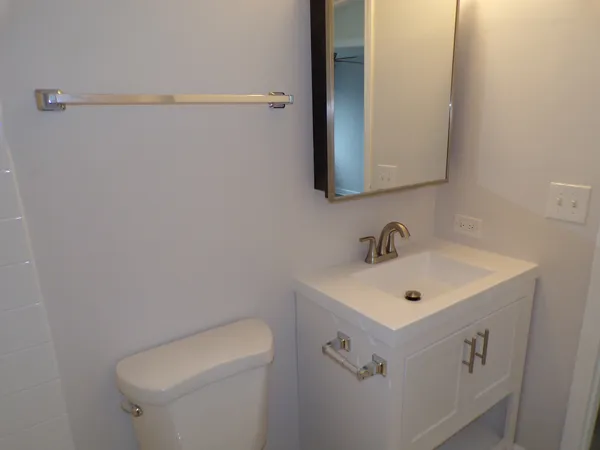 $2,595 | 13 Redbud Court, Lake In The Hills, IL 60156