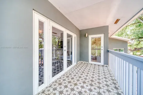 $2,500,000 | 9737 Southwest 98th Street, Miami, FL 33176