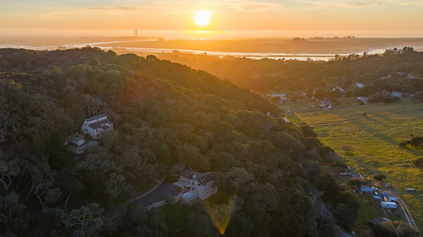 280 Hidden Valley Road Watsonville, CA 95076 - Photo 4 of 64