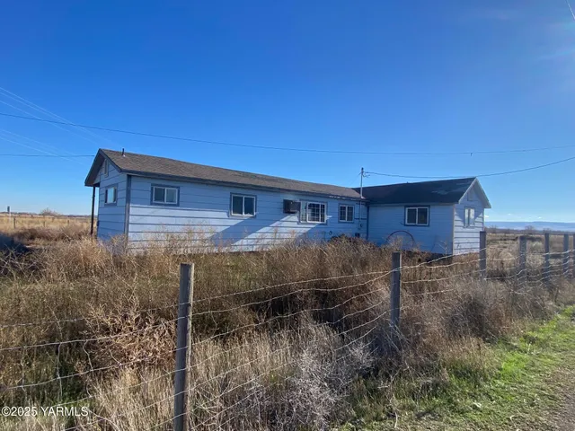 $189,000 | 231 Satus Road South, Toppenish, WA 98948