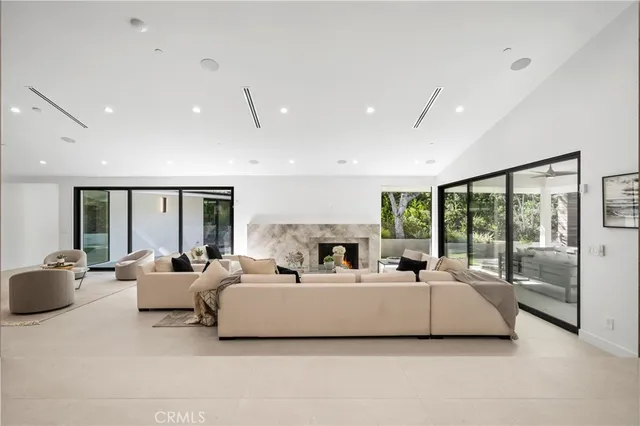 $23,000 | 16105 Clear Oak Drive, Encino, CA 91436