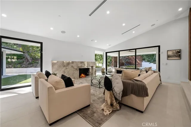 $23,000 | 16105 Clear Oak Drive, Encino, CA 91436