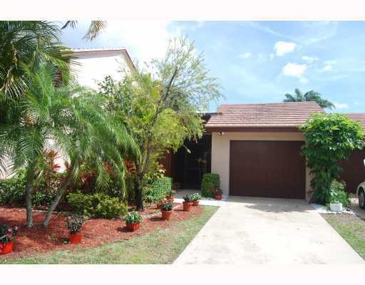 11051 Oakdale Road Boynton Beach, FL 33437 - Photo 1 of 16 Primary Photo
