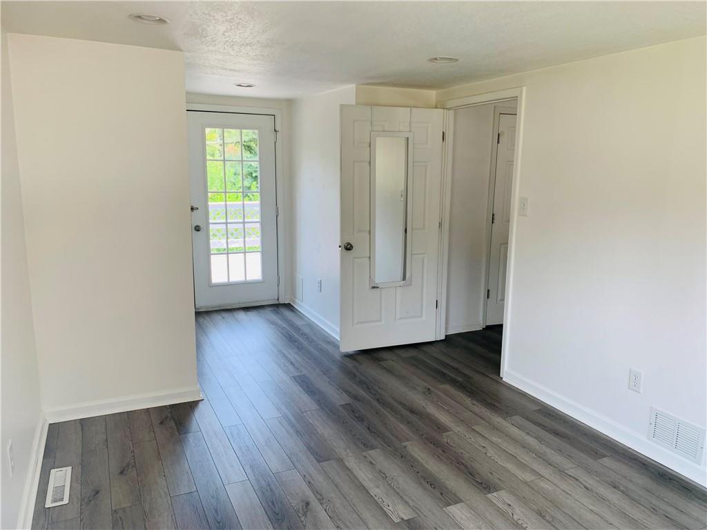 580 Simpson Howell Road Elizabeth, PA 15037 - Photo 7 of 25 Gallery Image 7