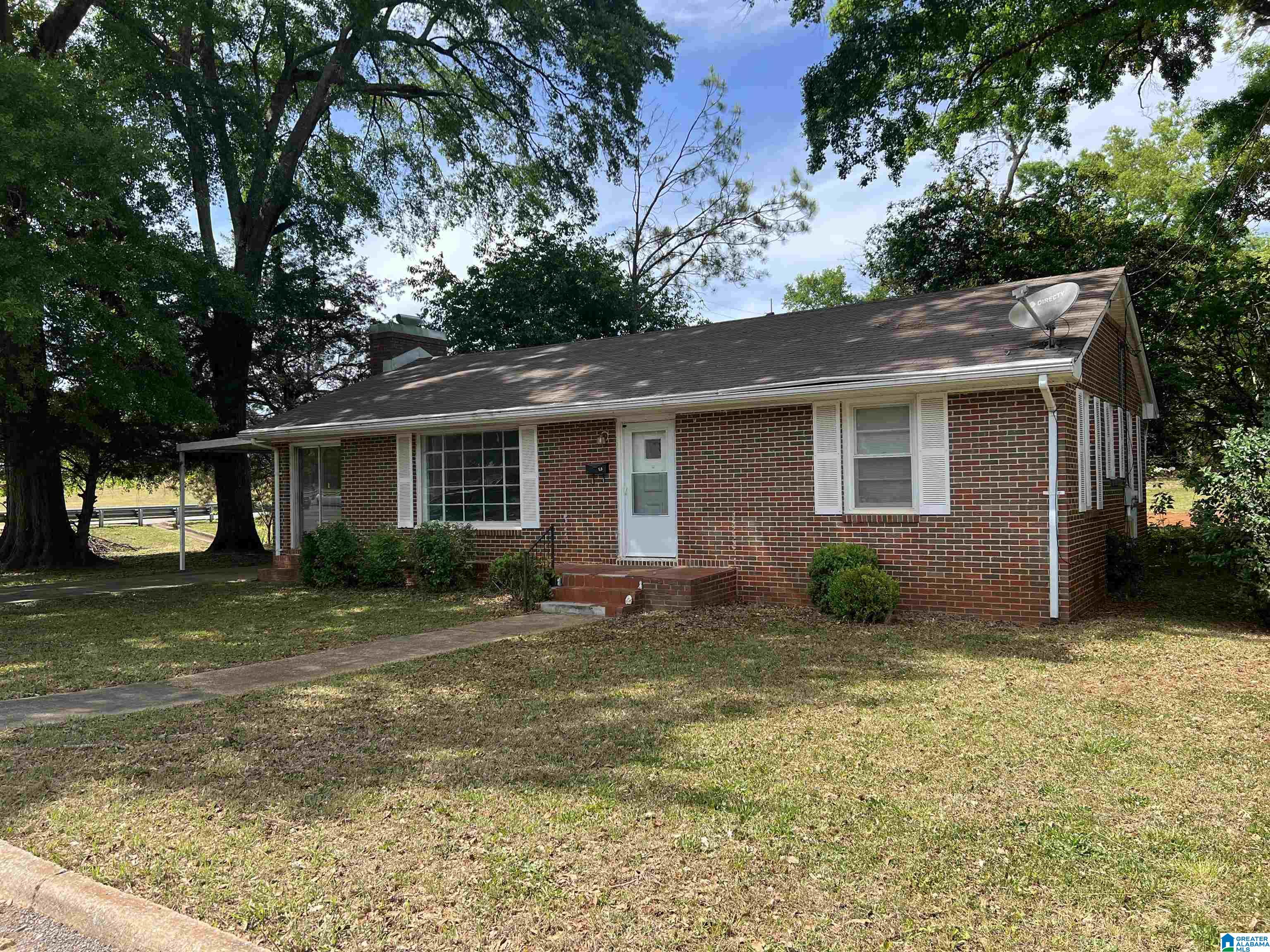 211 Sunset Drive Talladega, AL 35160 - Photo 3 of 21