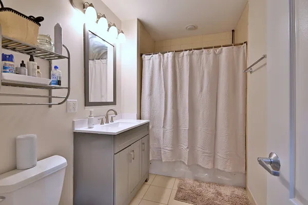 $397,500 | 4953 Oakton Street, Unit 205, Skokie, IL 60077
