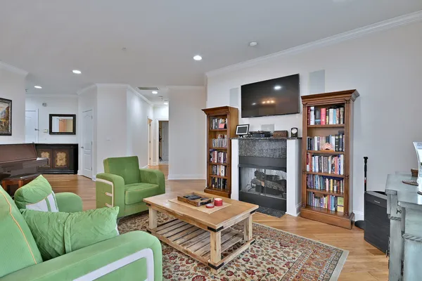 $397,500 | 4953 Oakton Street, Unit 205, Skokie, IL 60077