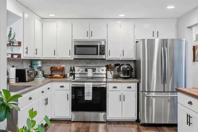 $550,000 | 19 David Drive, Hudson, NH 03051