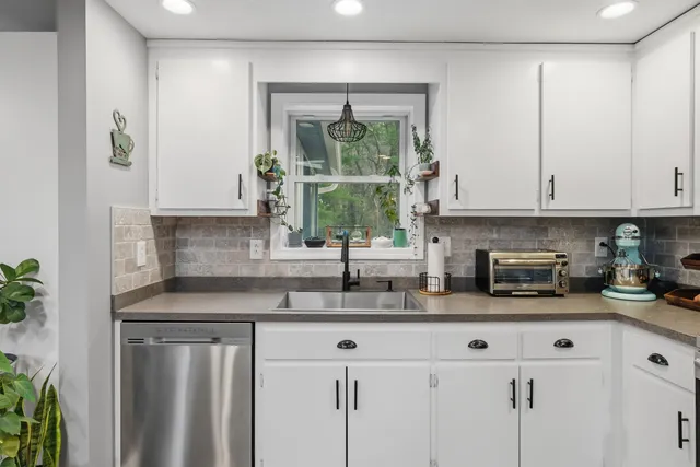 $550,000 | 19 David Drive, Hudson, NH 03051