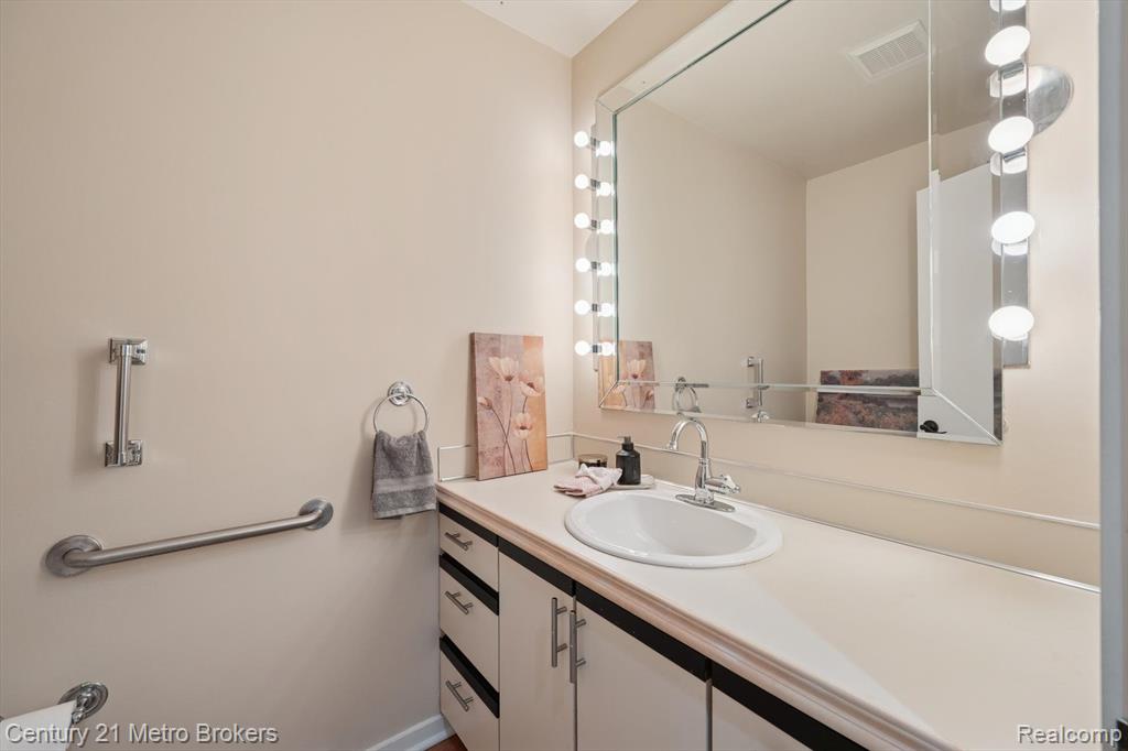 9095 South Saginaw Road, Unit 23 Grand Blanc, MI 48439 - Photo 22 of 54