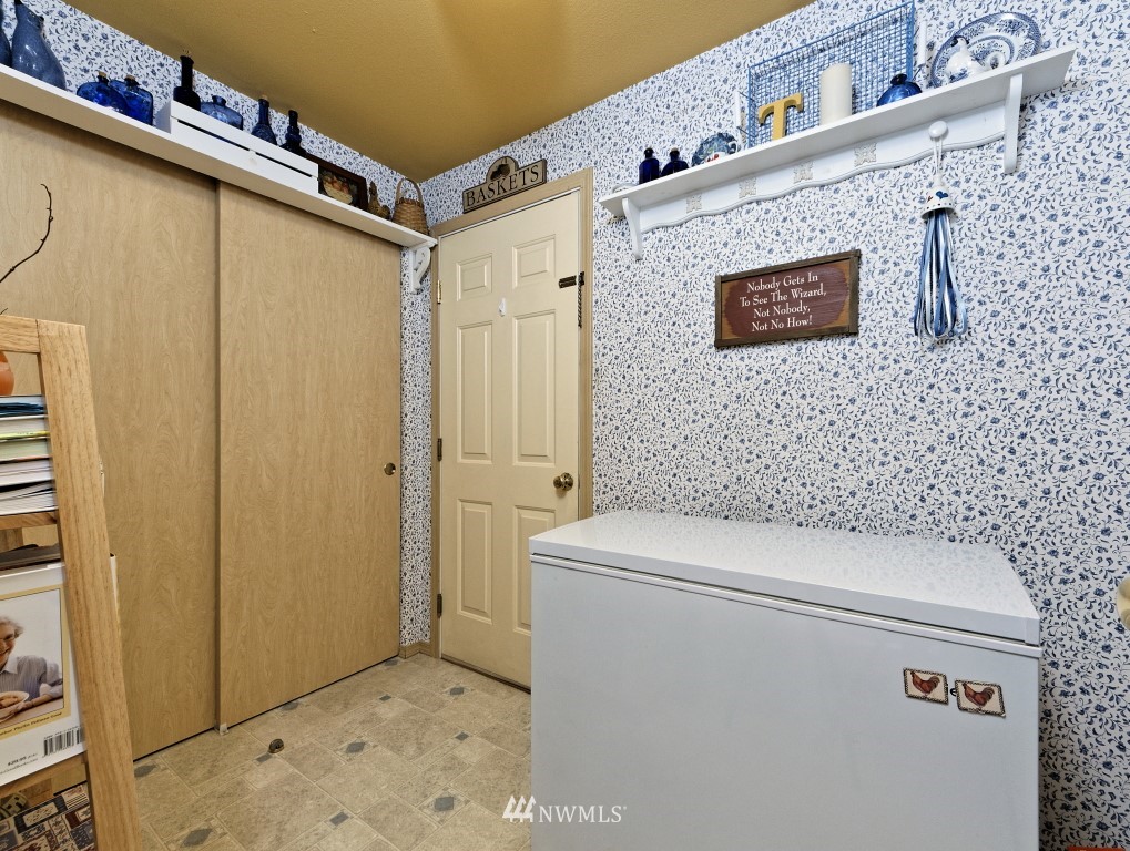 581 East Old Ranch Road Allyn, WA 98524 - Photo 17 of 24 Gallery Image 17