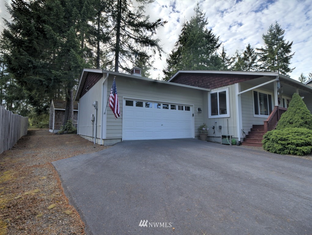 581 East Old Ranch Road Allyn, WA 98524 - Photo 3 of 24 Gallery Image 3