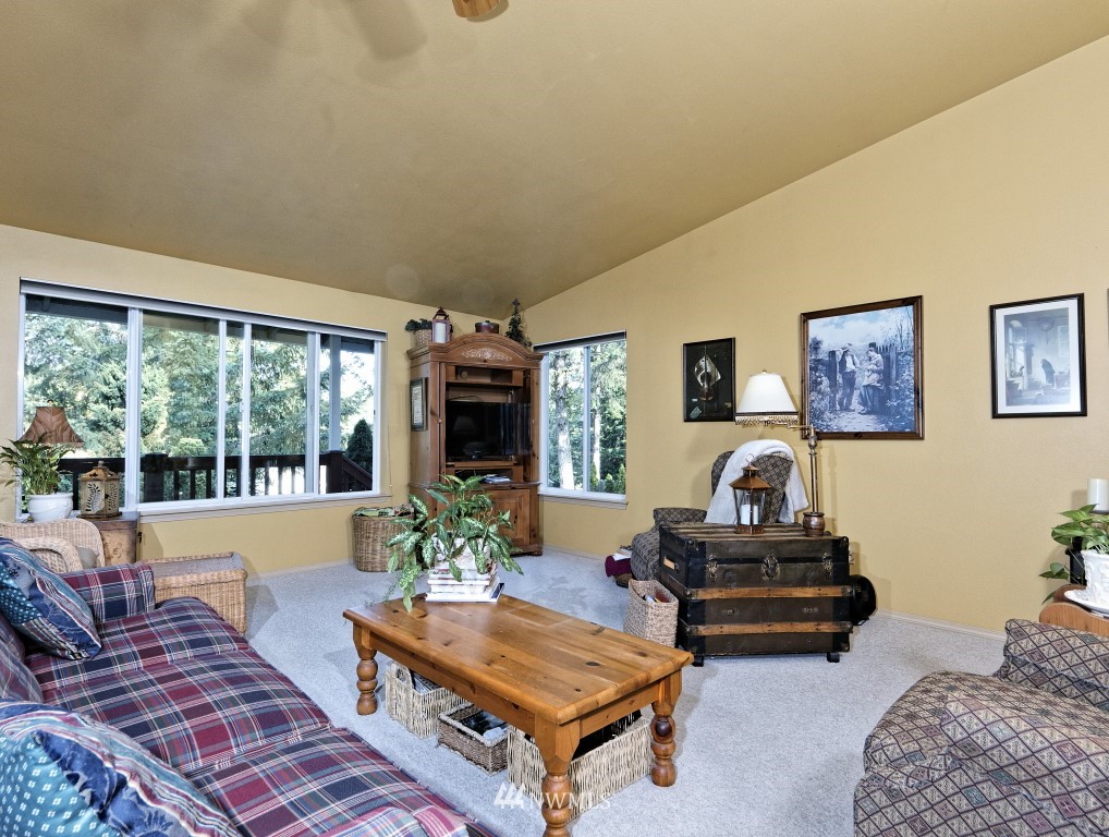 581 East Old Ranch Road Allyn, WA 98524 - Photo 4 of 24 Gallery Image 4