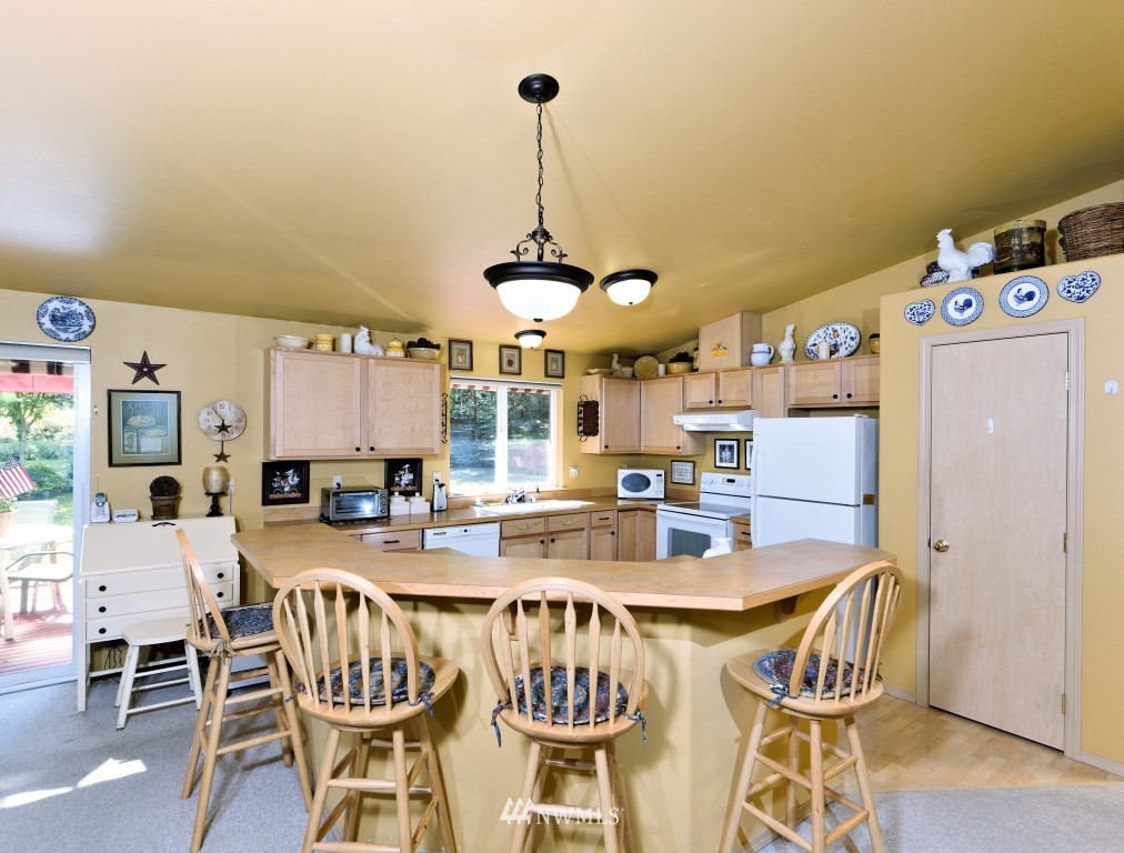 581 East Old Ranch Road Allyn, WA 98524 - Photo 5 of 24 Gallery Image 5