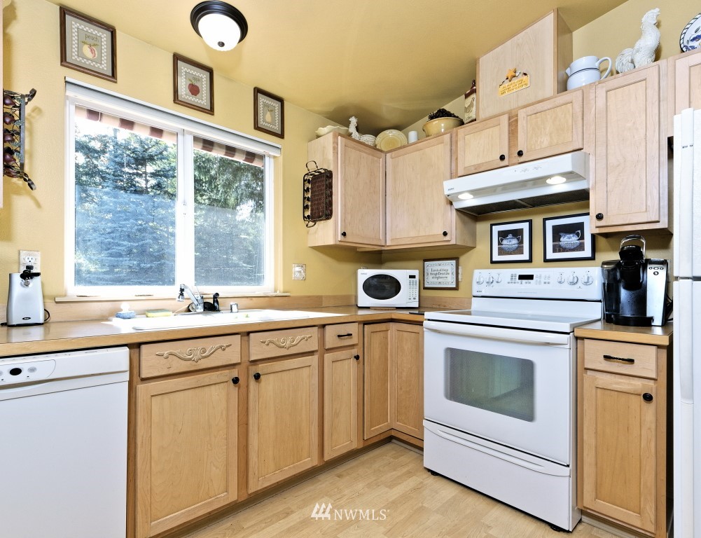 581 East Old Ranch Road Allyn, WA 98524 - Photo 7 of 24 Gallery Image 7