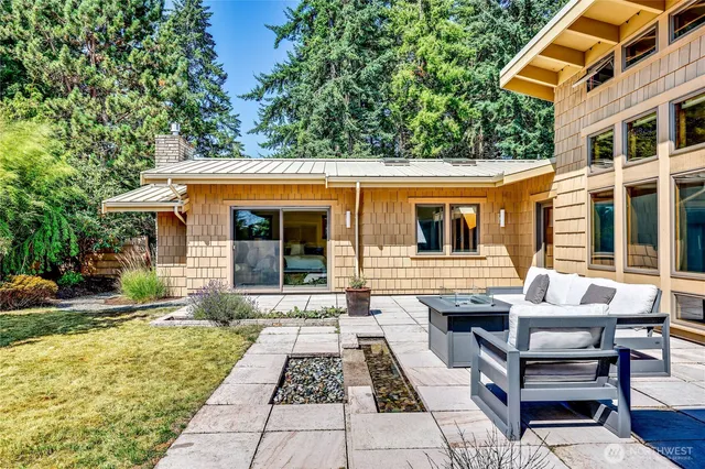 $1,650,000 | 7870 Northeast Koura Farm Drive, Bainbridge Island, WA 98110