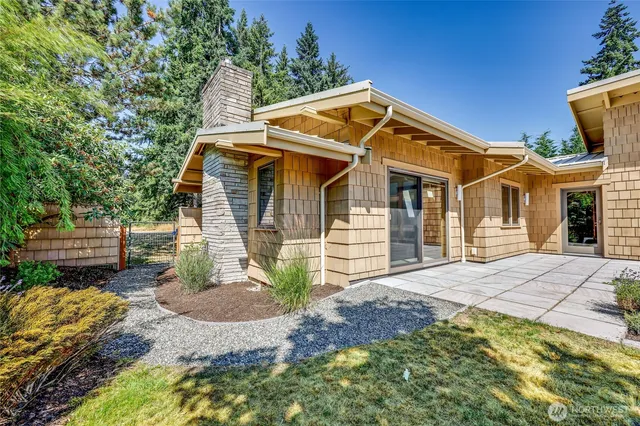 $1,650,000 | 7870 Northeast Koura Farm Drive, Bainbridge Island, WA 98110