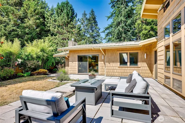 $1,650,000 | 7870 Northeast Koura Farm Drive, Bainbridge Island, WA 98110