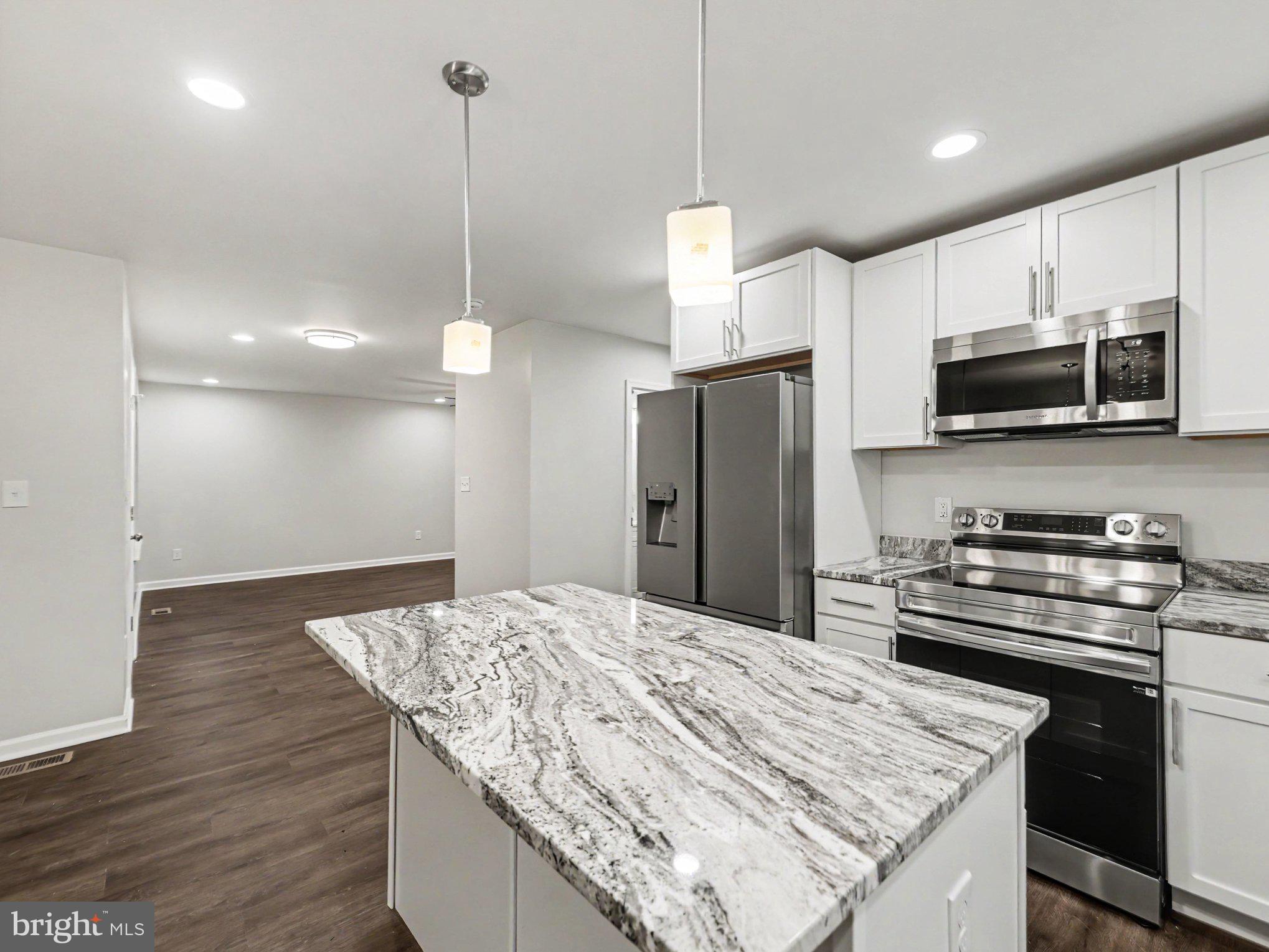 223 7th Street Colonial Beach, VA 22443 - Photo 4 of 18