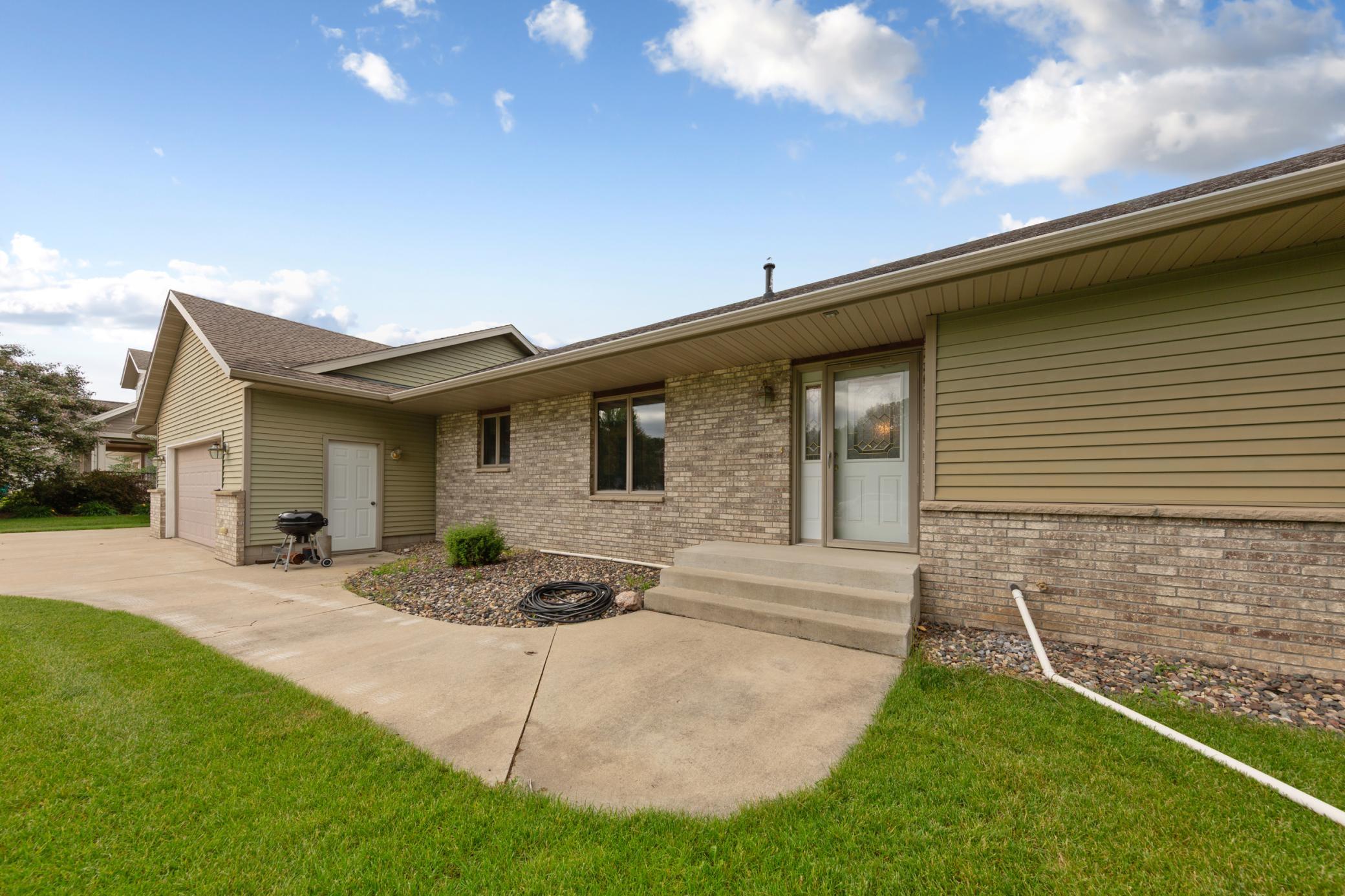 1555 Greenleaf Road Owatonna, MN 55060 - Photo 4 of 31