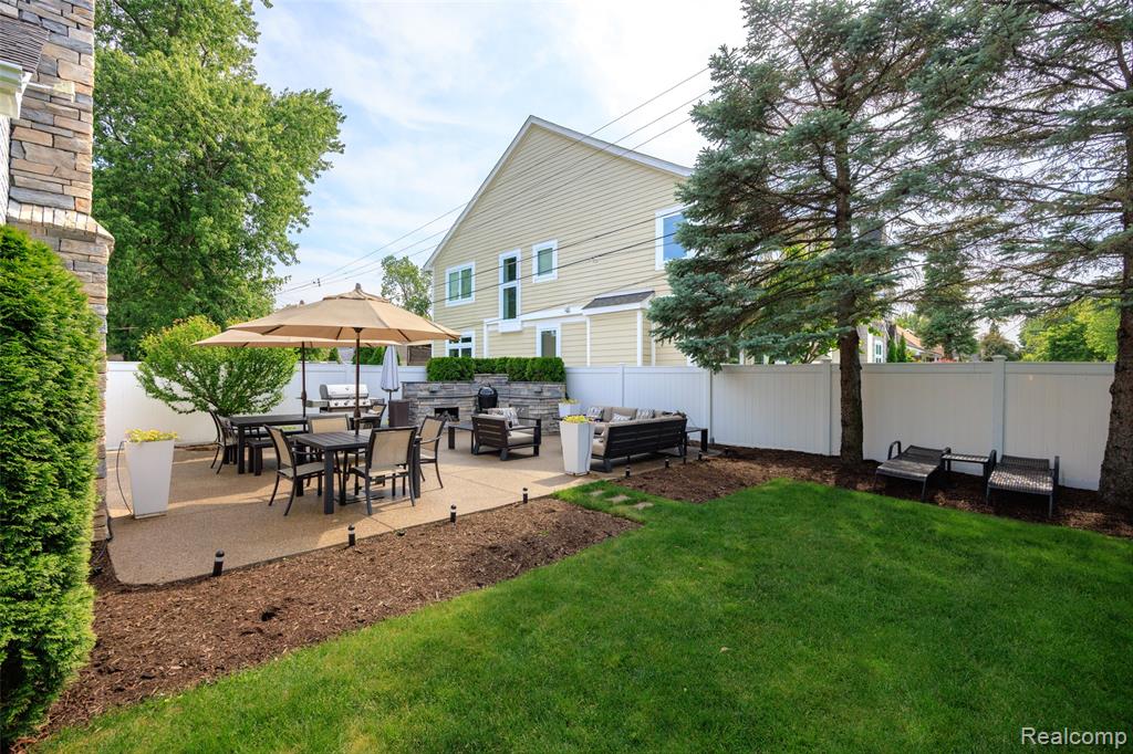 2872 Manchester Road Birmingham, MI 48009 - Photo 49 of 53