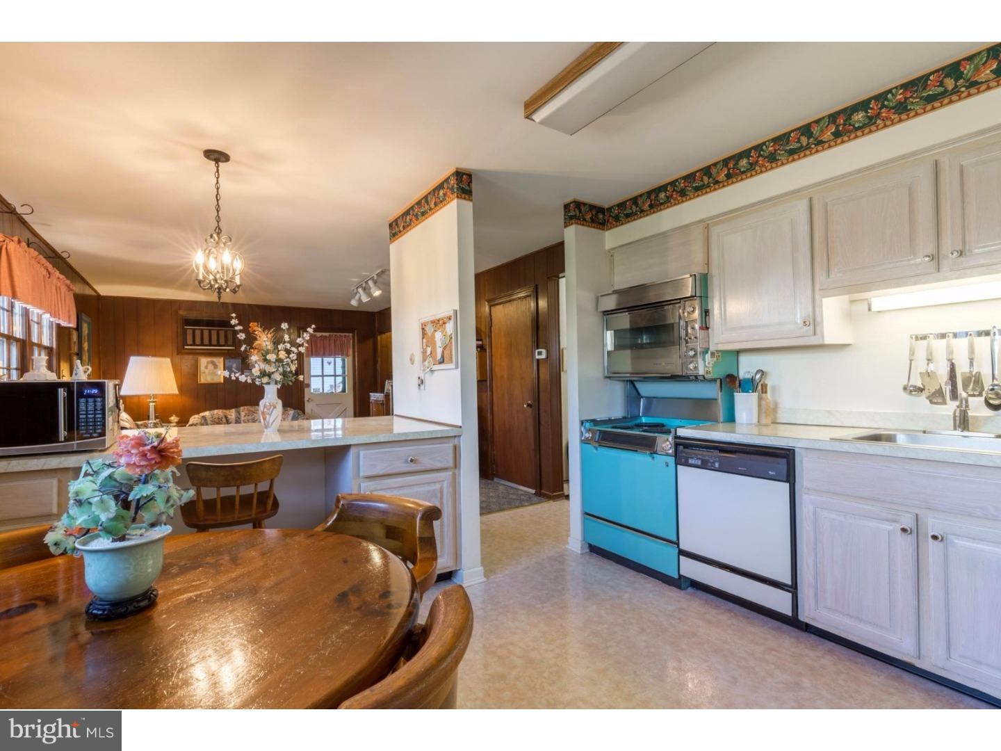 236 Hemlock Lane Springfield, PA 19064 - Photo 8 of 25 Kitchen