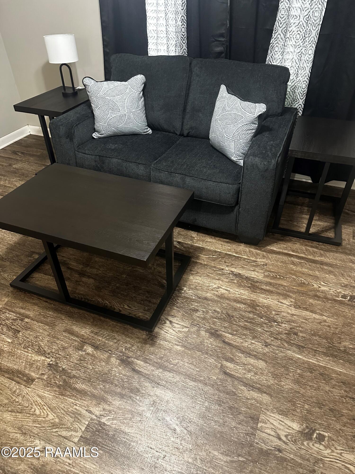 610 Pillette Road, Unit 3 Lafayette, LA 70508 - Photo 19 of 27 220 Living Room