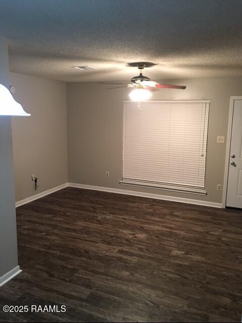 610 Pillette Road, Unit 3 Lafayette, LA 70508 - Photo 20 of 27 220 Living Room