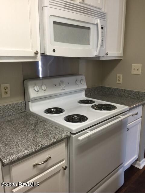 610 Pillette Road, Unit 3 Lafayette, LA 70508 - Photo 24 of 27 230 Pil Kitchen 2
