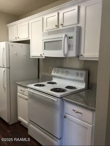 $225,000 | 610 Pillette Road, Unit 3, Lafayette, LA 70508