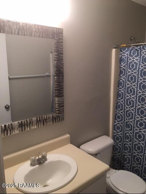 610 Pillette Road, Unit 3 Lafayette, LA 70508 - Photo 3 of 27 610 Pillette #192 Bathroom