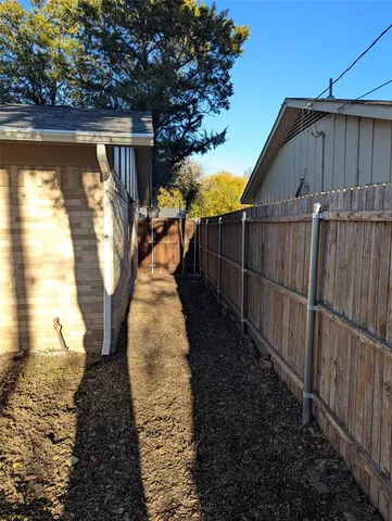 a view of a small yard